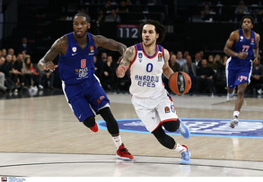 Με 40άρα Λάρκιν που πέτυχε 10 τρίποντα, η Εφές 91-79 τον Ολυμπιακό (vids&amp;pics)
