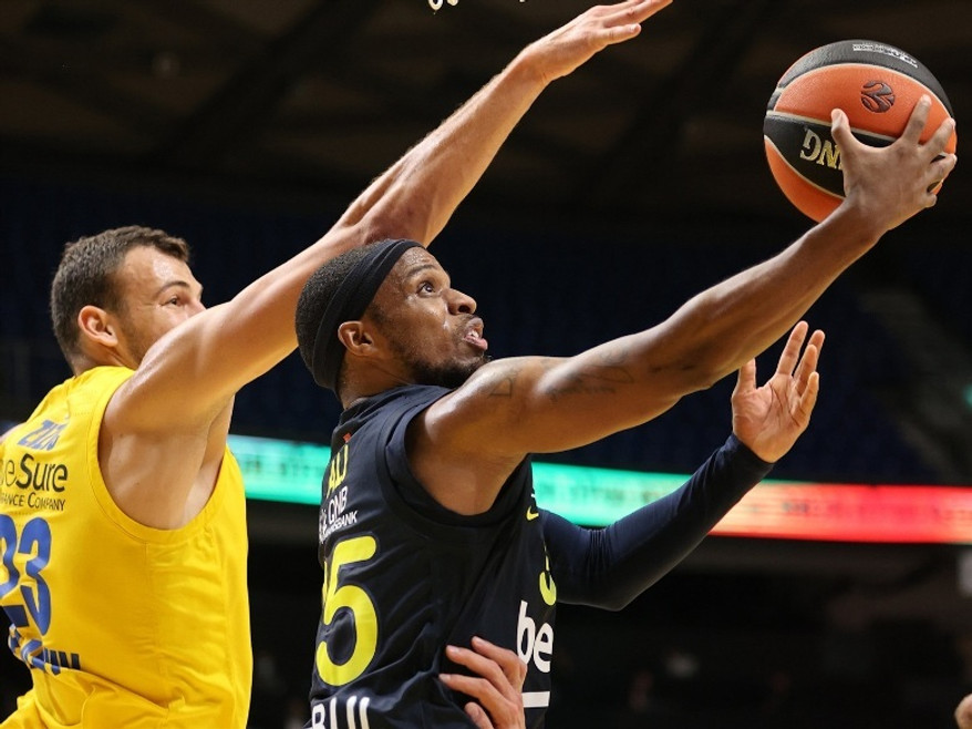 Η Φενέρμπαχτσε 75-65 την άσφαιρη Μακάμπι στο Τελ Αβίβ