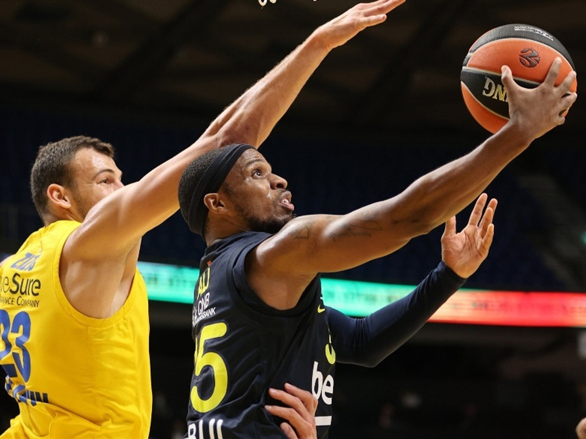 Η Φενέρμπαχτσε 75-65 την άσφαιρη Μακάμπι στο Τελ Αβίβ