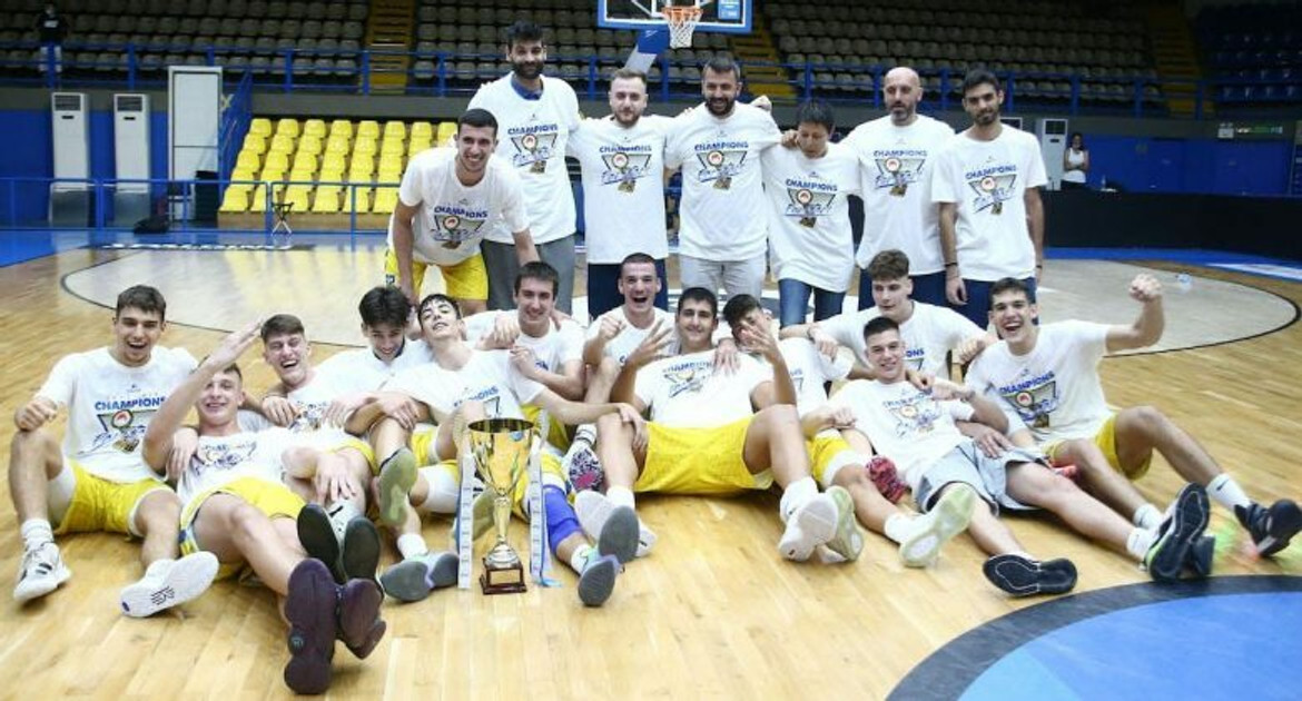 ΕΣΚΑ: Για τρίτη σερί χρονιά πρωταθλητές οι Έφηβοι του Περιστερίου (vid)