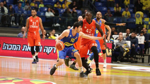 Με ανατροπή η Μακάμπι Τελ Αβίβ, 87-82 τη Νες Ζιόνα