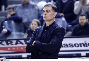 Μπαρτζώκας: &quot;Μας βρίζουν τη μάνα σε όλο το παιχνίδι&quot; - Τι είπε για Βεζένκοφ-Ντόρσεϊ (vids)