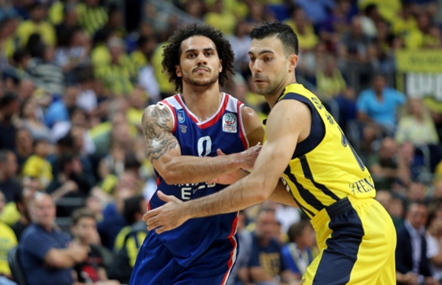 Με Μέλι και Σλούκα η Φενέρμπαχτσε 82-73 και 2-2 την Εφές