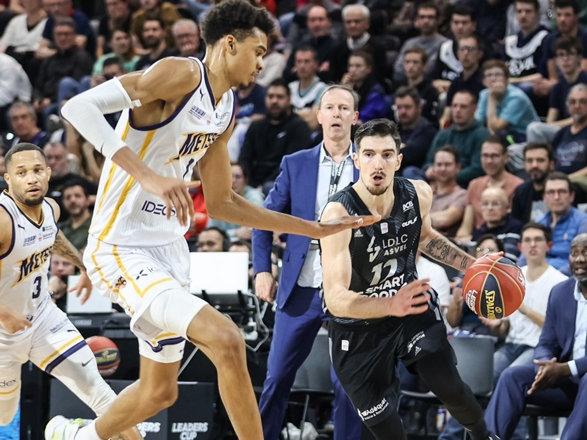Στους &quot;4&quot; η Βιλερμπάν, 72-65 τη Μετροπολιτάν του Γουεμπανιάμα