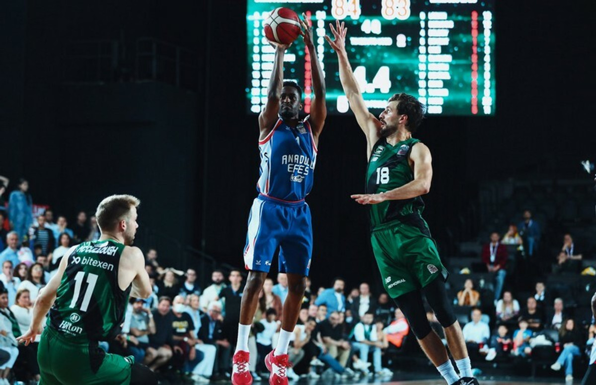 BSL: Ο Μπομπουά &quot;ξέρανε&quot; την Νταρουσάφακα, 86-84 και πρόκριση η Εφές (pics &amp; vids)