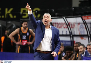 Παπαθεοδώρου: &quot;Δεν μπορείς να περιμένεις κάτι παραπάνω με τόσα λάθη&quot;