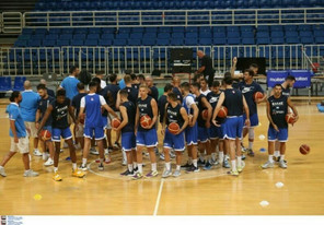 Εθνική Ανδρών: Χαμόγελα και σκληρή δουλειά στην πρώτη προπόνηση (vid)