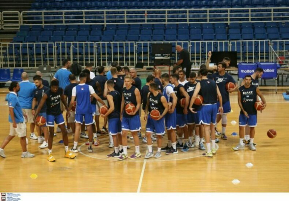 Εθνική Ανδρών: Χαμόγελα και σκληρή δουλειά στην πρώτη προπόνηση (vid)