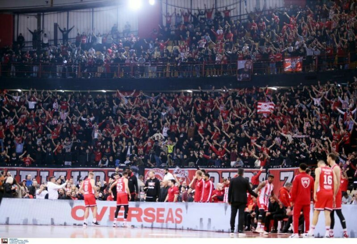 Ολυμπιακός-Μακάμπι: Η photo gallery από το κατάμεστο ΣΕΦ