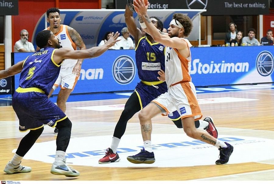 Showtime ο Προμηθέας με Χέιλ, 100-73 το Λαύριο (gallery & vids)