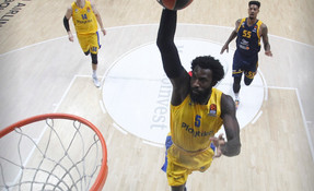 Με τάπα Χάντερ και κάρφωμα ΜακΚίσικ το Top-10 της EuroLeague (vid)