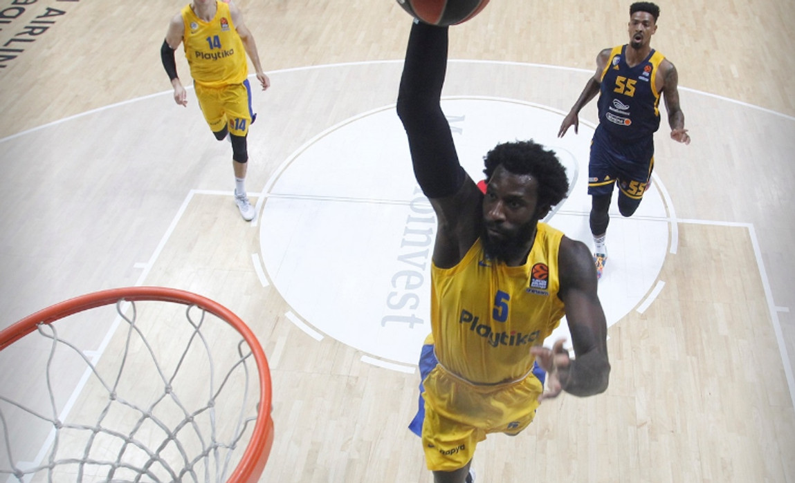 Με τάπα Χάντερ και κάρφωμα ΜακΚίσικ το Top-10 της EuroLeague (vid)