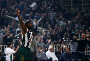 Κράτησε την μπάλα ο ρέκορντμαν Ταϊρίς Ράις (gallery)
