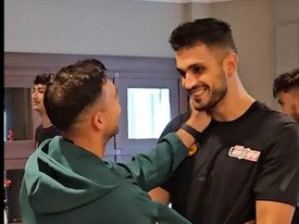 Παναθηναϊκός: Στη Λιουμπλιάνα ο Γιουρτσεβέν - Η αγκαλιά με τον Σλούκα (vid)