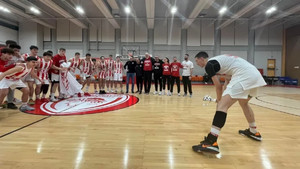 Ολυμπιακός: Πρωταθλητές ΕΣΚΑΝΑ με... σκούπα οι Έφηβοι! (pics)