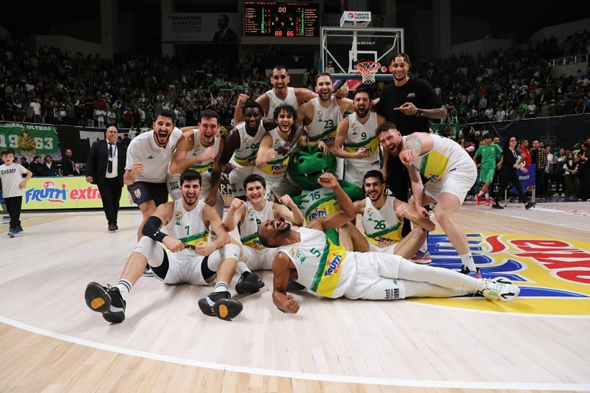 Παρέμεινε αήττητη η Μπούρσασπορ, 88-86 την Εφές!