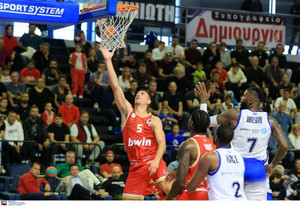 Δείτε πώς ο Ολυμπιακός νίκησε με 77-61 στην Καρδίτσα (video)
