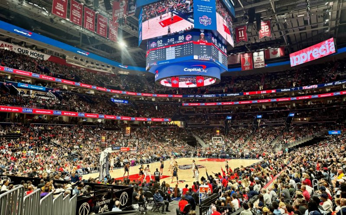 WNBA: Νέο ρεκόρ προσέλευσης θεατών στον αγώνα Ουάσινγκτον-Ιντιάνα