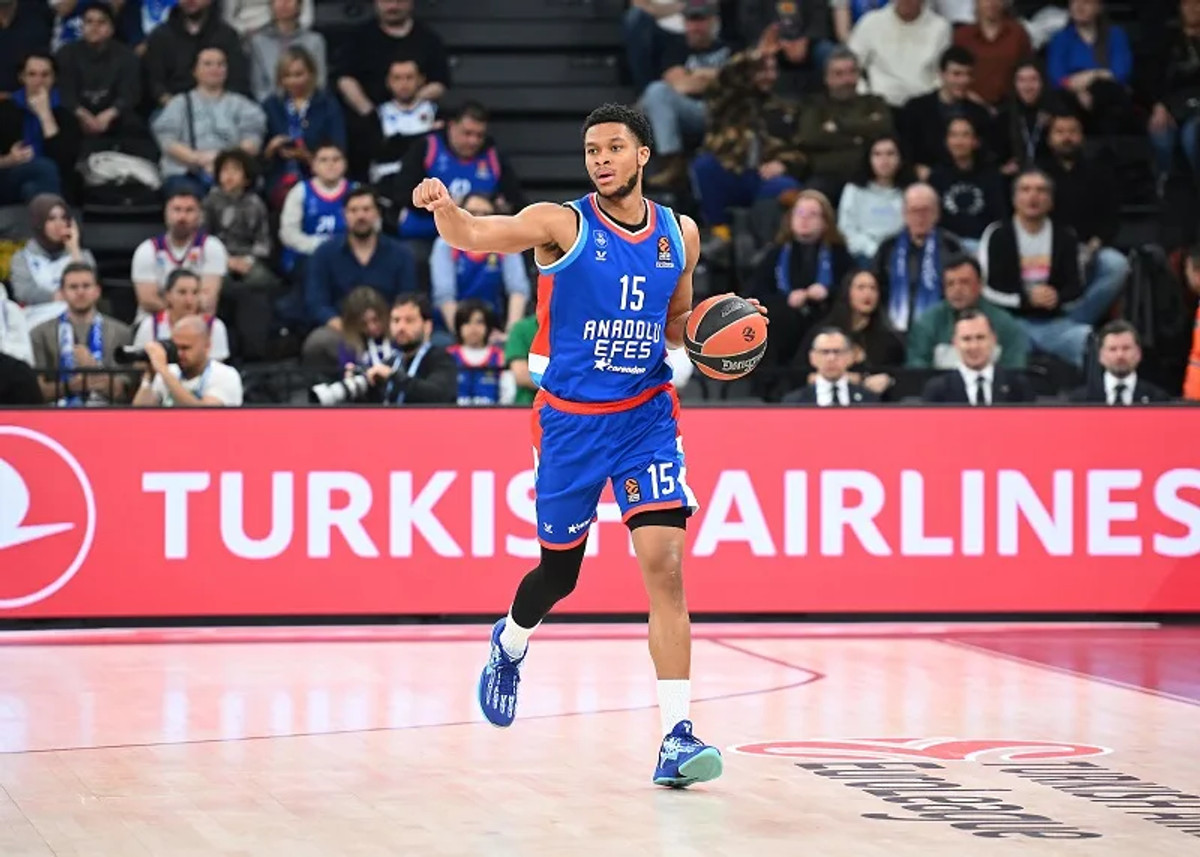 Στα playoffs με Παναθηναϊκό η Εφές 87-77 τη Ζαλγκίρις Κάουνας (vid)