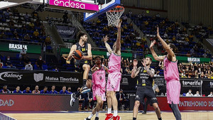 Ισοφάρισε τους ημιτελικούς η Τενερίφη 80-68 και 1-1 την Μπαρτσελόνα