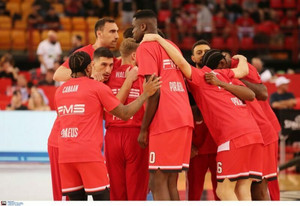 Ολυμπιακός: Το τελετουργικό πριν από το Game 4 με την Μπαρτσελόνα (vid)