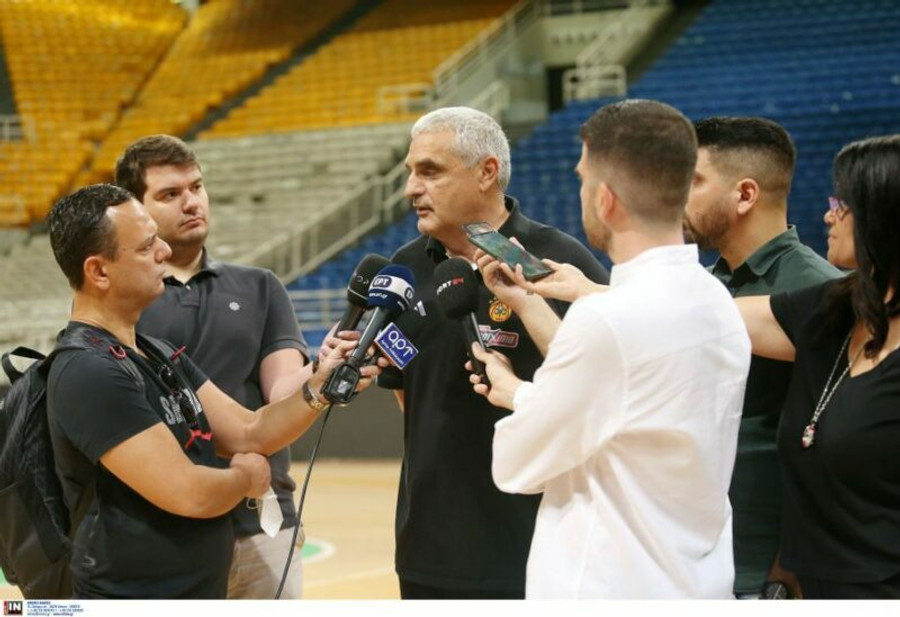Πεδουλάκης: "Θέλω να μας κρίνετε αυστηρά αλλά στο τέλος της χρονιάς"