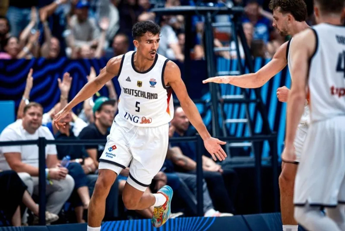 Buzzer-beater πίσω από το κέντρο ο Ντα Σίλβα στο Γερμανία-Σλοβενία (video)