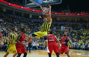 Καρδιοχτύπησε αλλά νίκησε η Φενέρ, 88-84 την Μπάγερν (video)