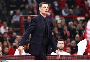 Μπαρτζώκας: &quot;Κάναμε 15 λάθη σε ένα κρίσιμο παιχνίδι&quot;