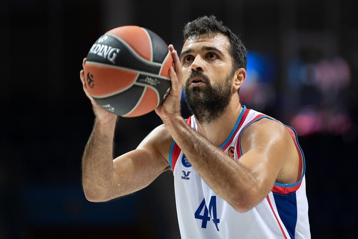Πάρτι της Εφές στη Μόσχα 105-77 τη Χίμκι (pics)