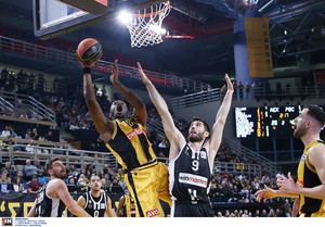 ΑΕΚ-ΠΑΟΚ 90-70: &quot;Οδοστρωτήρας&quot; Καμπενγκέλε!