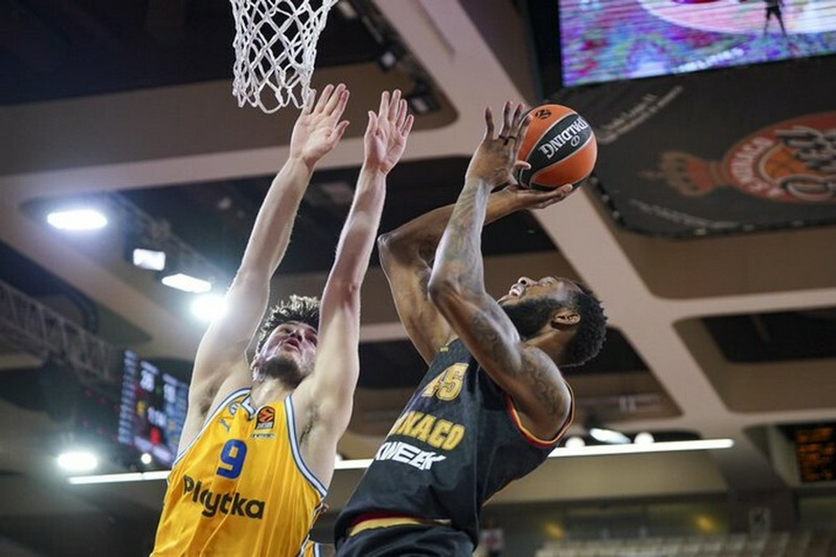 Εκρηκτική στο τέλος η Μονακό, 86-67 τη Μακάμπι (vid)