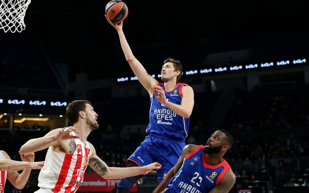 Εφές-Ερυθρός Αστέρας 84-83: Ανατροπή και νίκη με Πλάις-Μίτσιτς, μοιραίος ο Κάλινιτς! (vid)