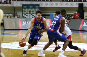 Γκαζιαντέπ-Αναντολού Εφές 60-68: Με &quot;καυτό&quot; Μίτσιτς το 14 στα 14!