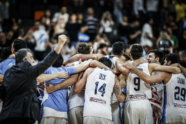 Εκτενή στιγμιότυπα από το θρίαμβο της Αργεντινής επί των Σέρβων (vid)
