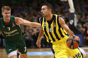 Με σούπερ Σλούκα η Φενέρ επέστρεψε από το -16 και νίκησε 82-75 τη Ζαλγκίρις!