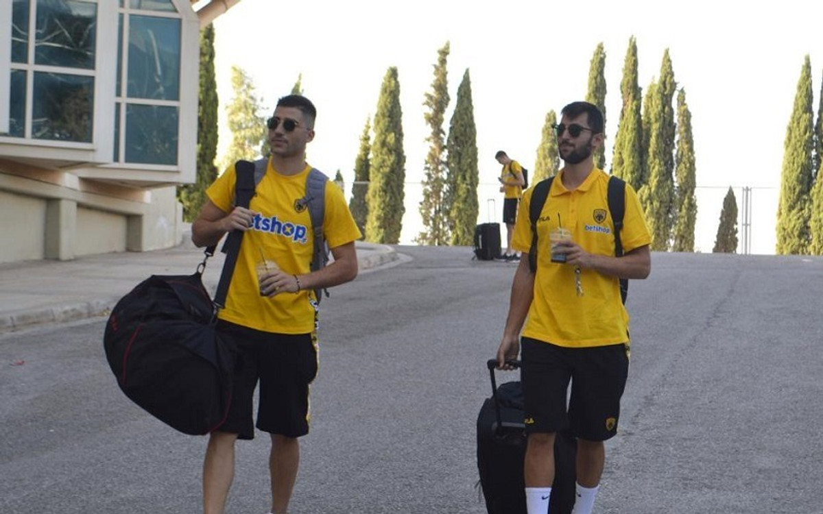 Η αναχώρηση της ΑΕΚ για Πορταριά (pics)