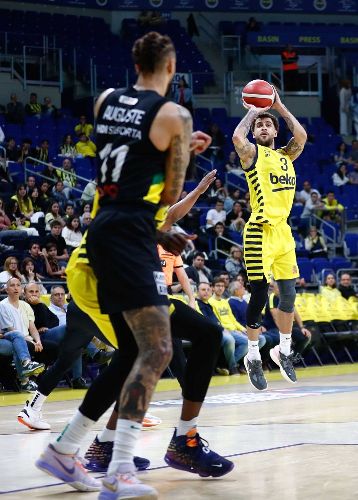 Φενέρμπαχτσε-Μπούρσασπορ 84-82: Τη λύτρωσε ο Μότλει, εξαιρετικός ο Κώστας Αντετοκούνμπο! (vid)