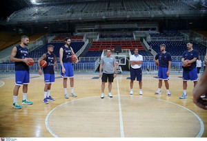 Ιτούδης: &quot;Να παίξουμε για το &quot;Ελλάς&quot; μπροστά στη φανέλα&quot;
