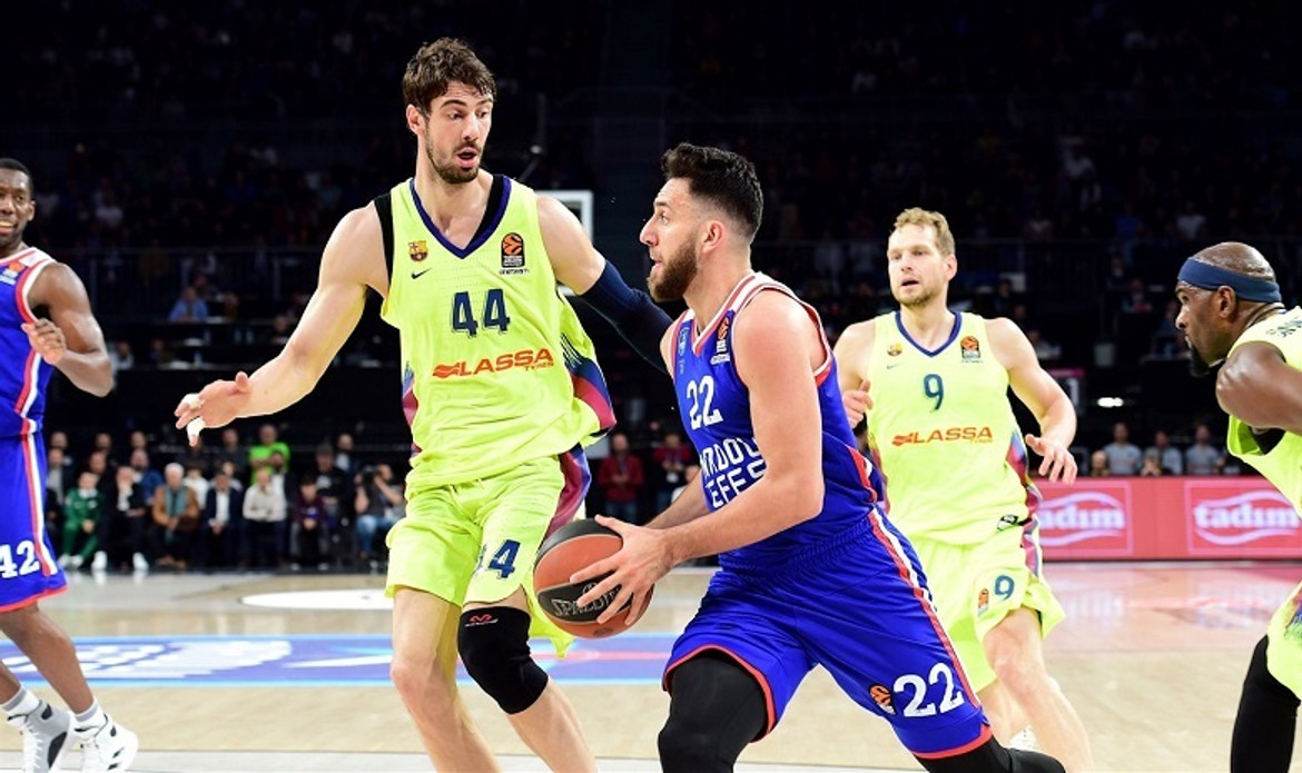 Με Μίτσιτς-Ντάνστον η Εφές 75-68 και 1-0 την Μπαρτσελόνα (pics&amp;vid.)