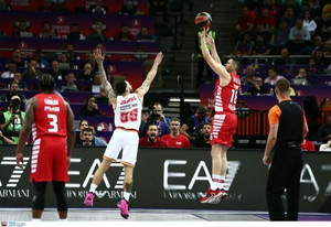Στον τελικό ο Ολυμπιακός &quot;κατάπιε&quot; 76-62 στο β&#039; μέρος τη Μονακό (pics)
