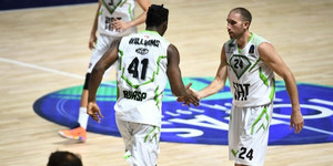 Μπαχτσεσεχίρ-Τόφας 85-92: Δύσκολη νίκη με... διψήφιο Λοτζέσκι