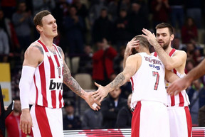 Πάρτι Ολυμπιακού με την ΑΕΚ (101-75) στην ιστορική βραδιά του Σπανούλη! (pics)