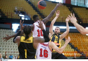 Live Streaming: Ολυμπιακός-ΑΕΚ 79-71 (τελικό)