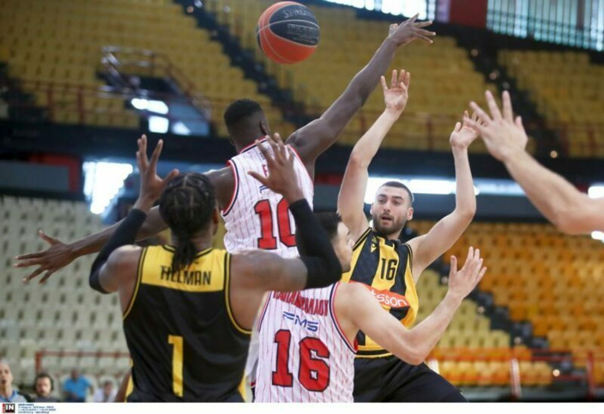 Live Streaming: Ολυμπιακός-ΑΕΚ 79-71 (τελικό)