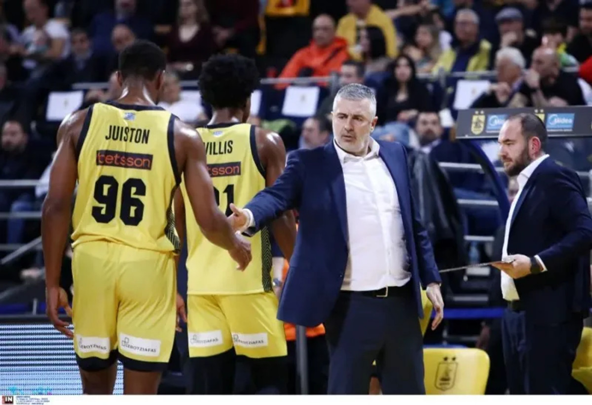 Βετούλας: &quot;Αξίζουν συγχαρητήρια στα παιδιά για την προσπάθειά τους&quot; (vid)
