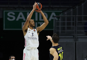 Άνετα η Ρεάλ Μαδρίτης 94-74 τη Φενέρμπαχτσε και 5η σερί νίκη! (video)