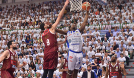 Επιβίωση και &#039;&#039;break&#039;&#039; για τη Βενέτσια, 2-1 τη Σάσαρι με &#039;&#039;clutch&#039;&#039; Ντέι (vid)