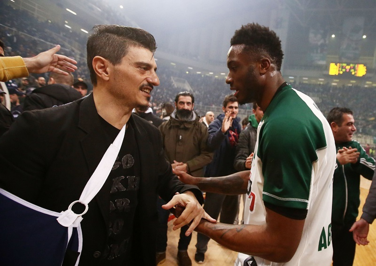 &quot;Γύρνα πίσω&quot; είπε ο Γιαννακόπουλος στον Θανάση Αντετοκούνμπο!