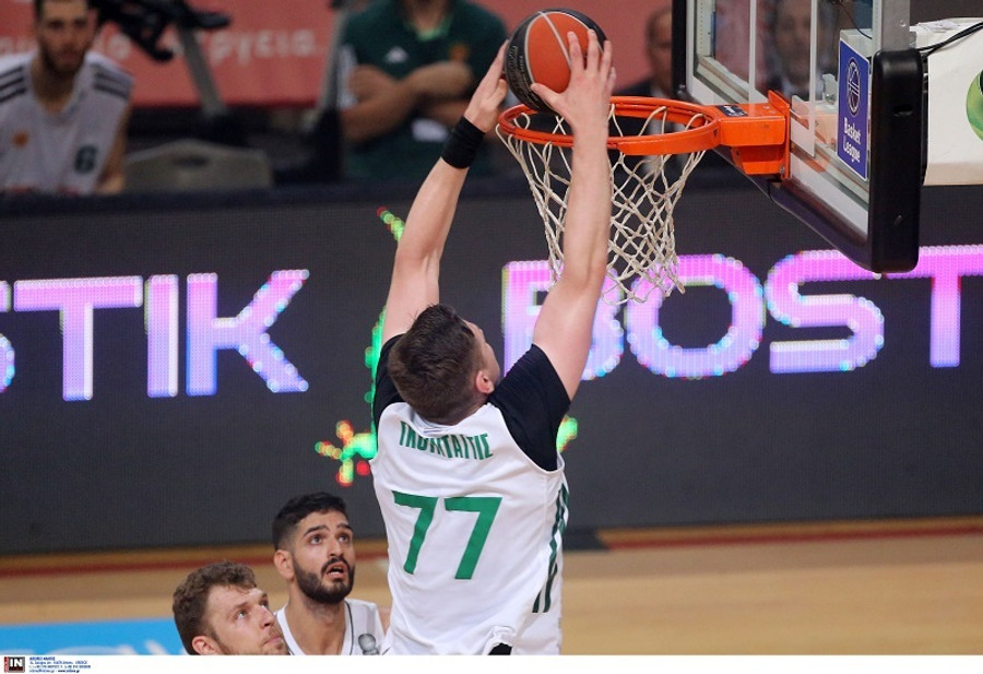 Τα καρφώματα Γκουντάιτις και Φαλ και το 12-0 του Ολυμπιακού (vids)